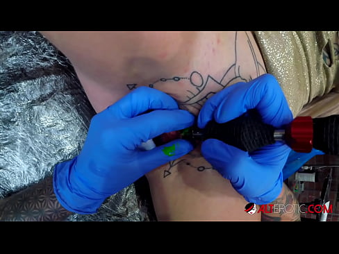 ❤️ Musikana ane nyora zvakanyanya Sully Savage akawana tattoo pa clitoris yake pane zvinonyadzisira sn.hdpornpics.ru ☑